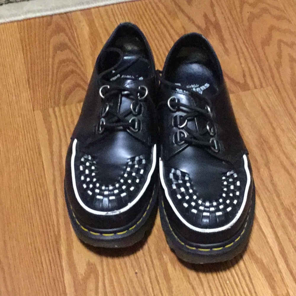 DR MARTENS